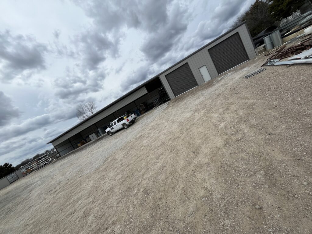 Combo Metal building workshop 2 roll up doors and one mandoor. Mclennan county